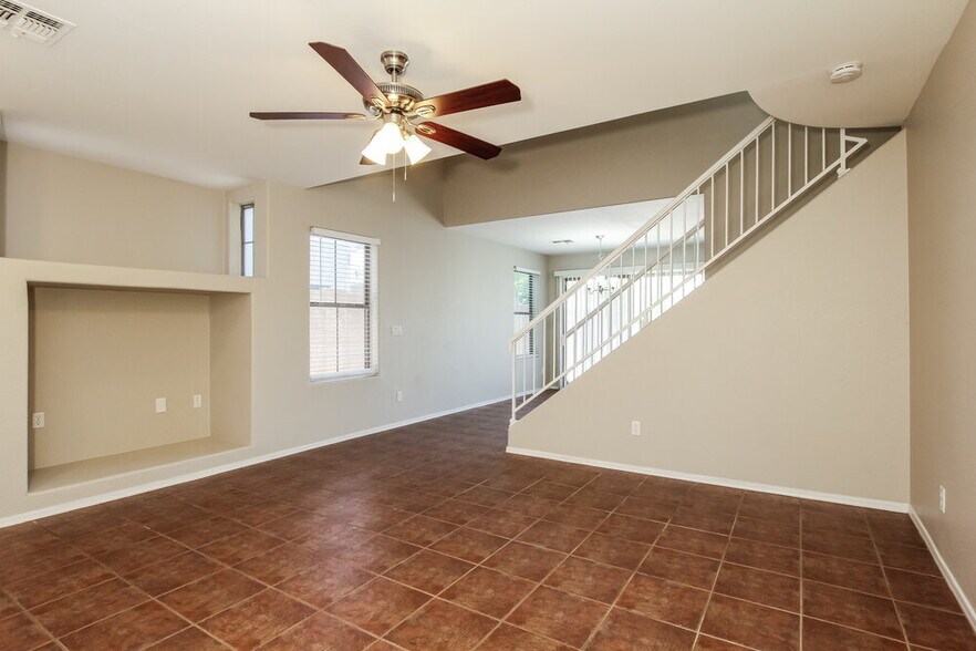 Building Photo - 12811 W Sharon Dr