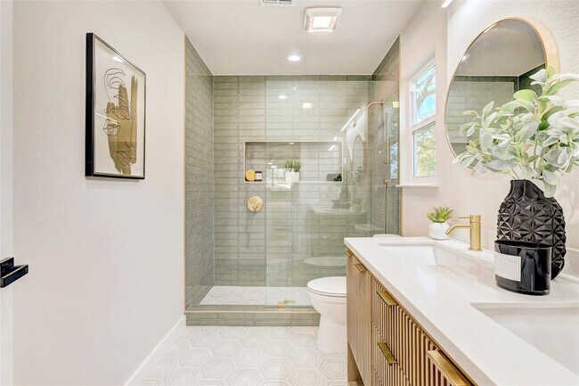 Building Photo - 402 Mulberry Dr