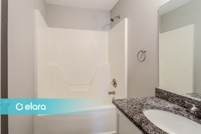 Building Photo - 8007 Harmony Lakes Dr