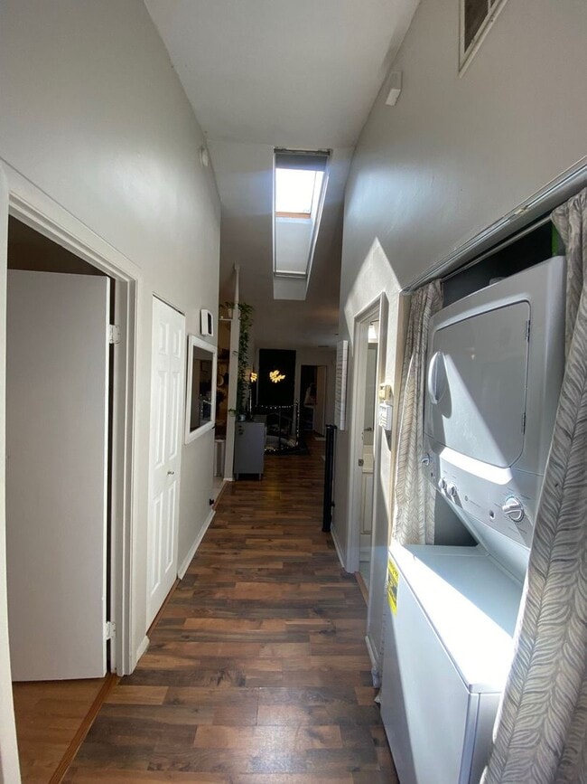 Building Photo - Spacious 3-Bedroom Townhome "Ask about our...