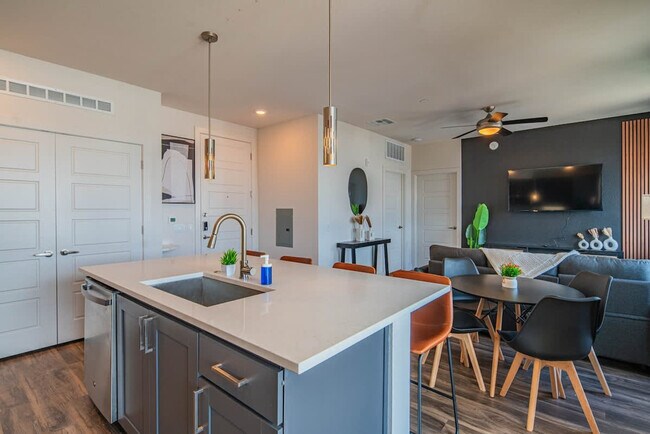 Building Photo - 15501 N Dial Blvd