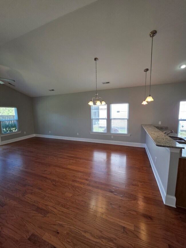 Building Photo - 1608 Palmetto Palm Dr