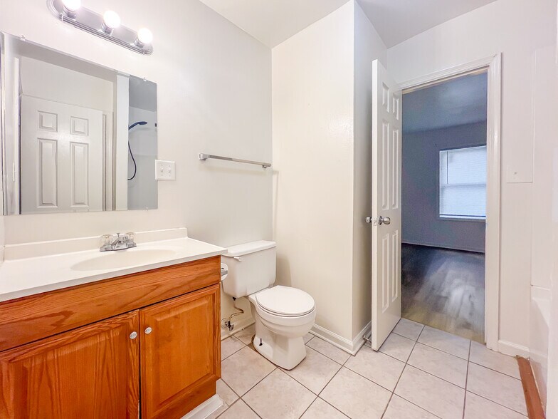 Building Photo - 26 Fox Hill Dr