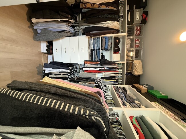 Building Photo - 1101 W Van Buren St