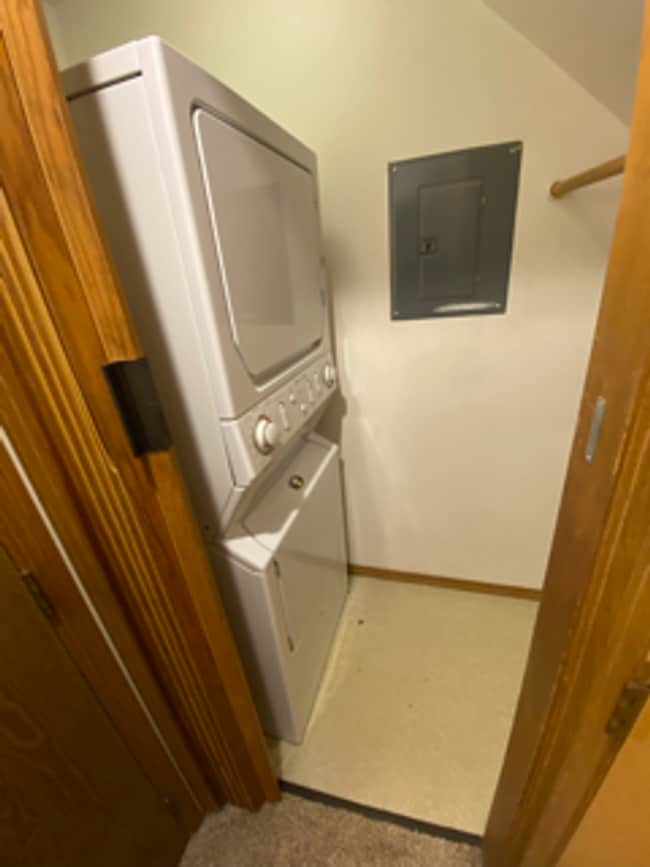 Building Photo - 2 Story Condo in West Fairbanks - Heat and...