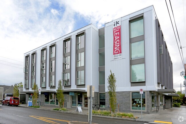 Primary Photo - Sellwood 13