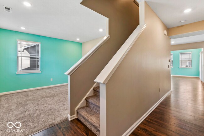 Building Photo - 6874 Nottingham Ln