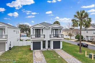 Building Photo - 803 7th Ave S