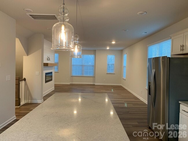 Building Photo - 12031 Remarque Rd