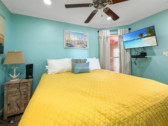 Building Photo - 9520 Seawall Blvd