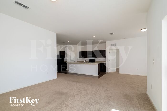 Building Photo - 343 Eaglecrest Dr
