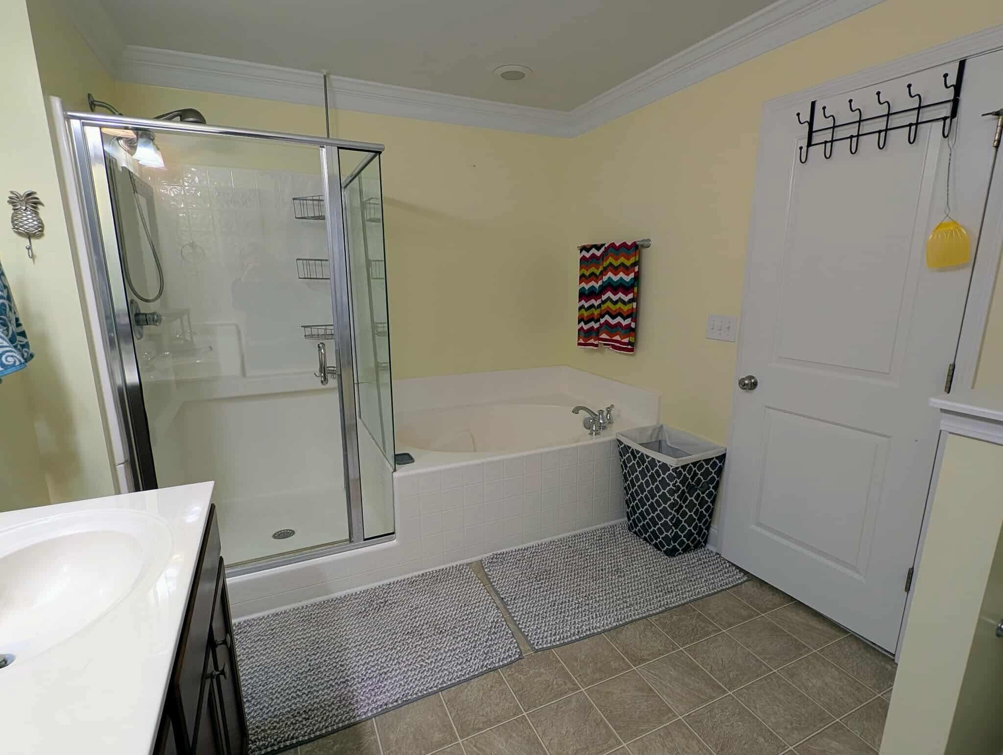 Building Photo - 400 Laurel Leaf Dr