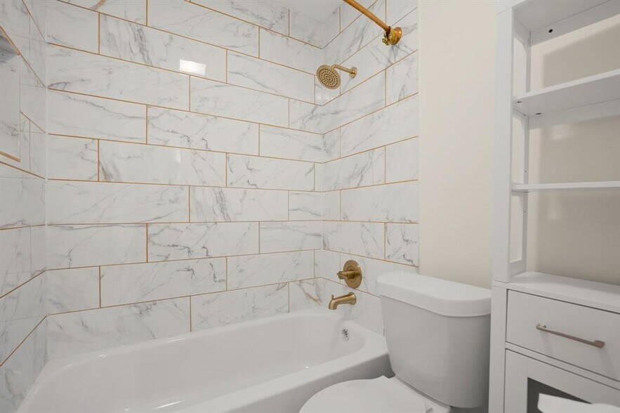 Building Photo - 620 S 1st St