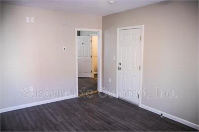 Building Photo - 44 Gage St