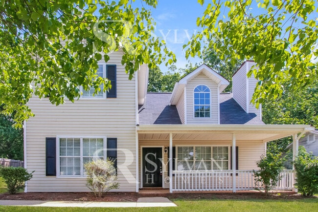 Building Photo - The living is easy in this 3 bedroom, 2 bathroom home