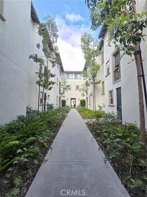 Building Photo - 336 Lantana Dr