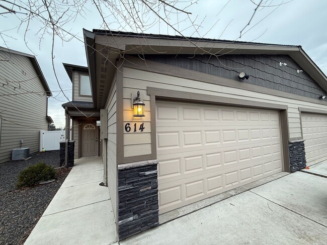 Building Photo - The Chronicle Road Duplexes!