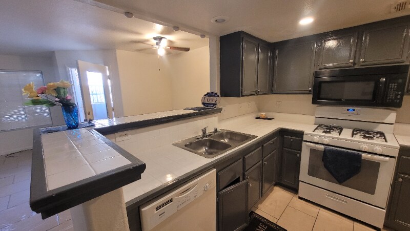 Building Photo - 1830 N Pecos Rd