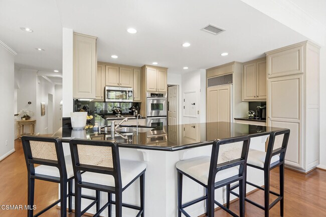 Building Photo - 2485 Waldemar St