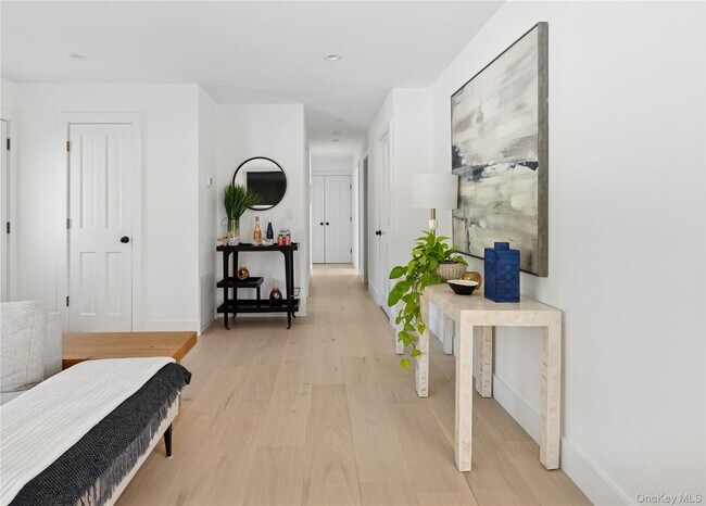 Building Photo - 13 Sherwood Rd