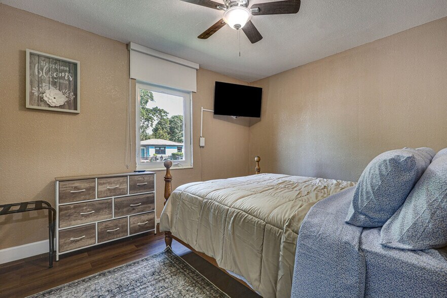 Building Photo - 2934 NW 66th St