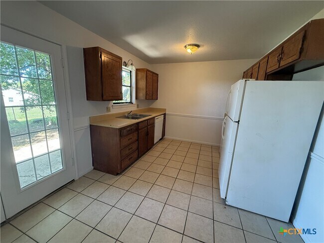 Building Photo - 205 Jason Dr