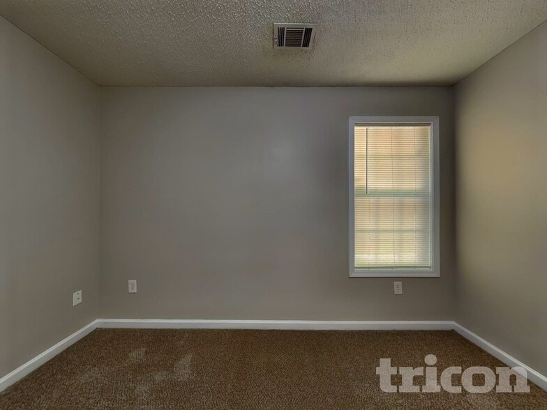 Building Photo - 294 3rd Ave