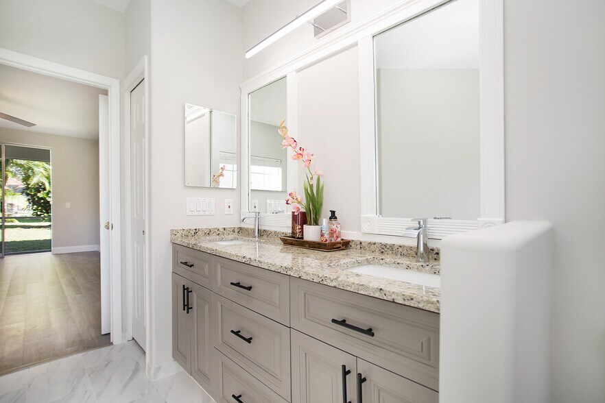 Building Photo - 2921 Inlet Cove Ln E