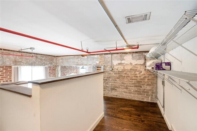 Building Photo - 650 Glen Iris Dr NE