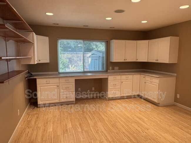 Building Photo - 75 Fountainhead Ct
