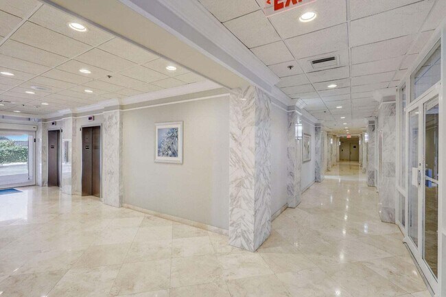 Building Photo - 5440 N Ocean Dr