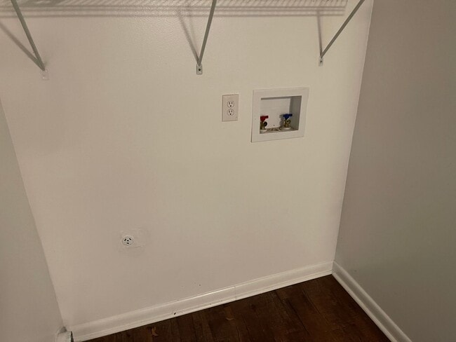 Building Photo - House on nice lot in Beauregard!