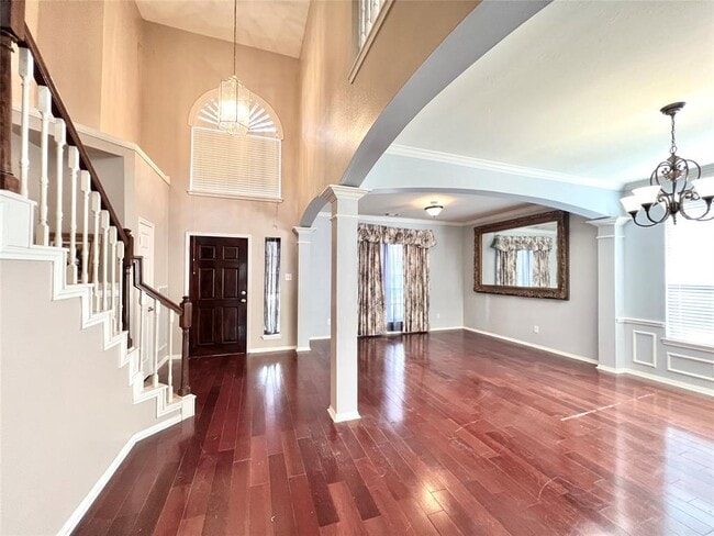 Building Photo - 22847 Red River Dr