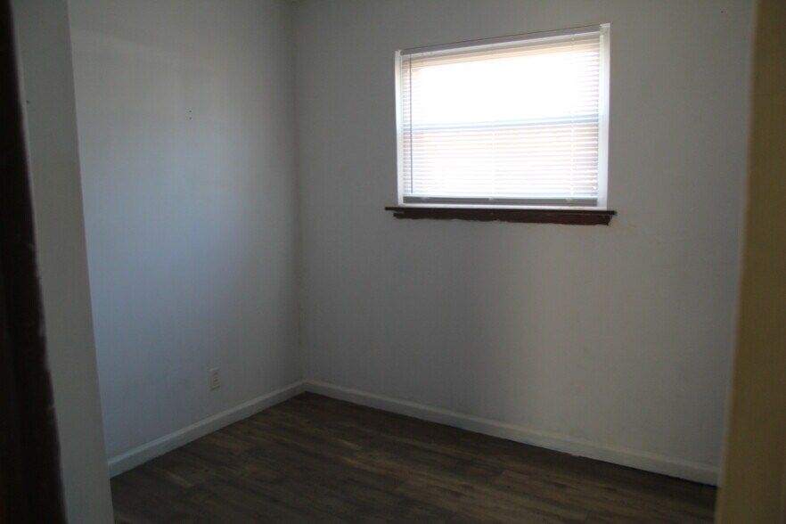 Building Photo - 1416 Plaza Pl