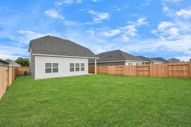Building Photo - 10614 Wildflower Vw Dr