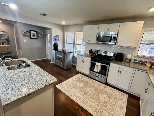 Building Photo - 715 North Ave