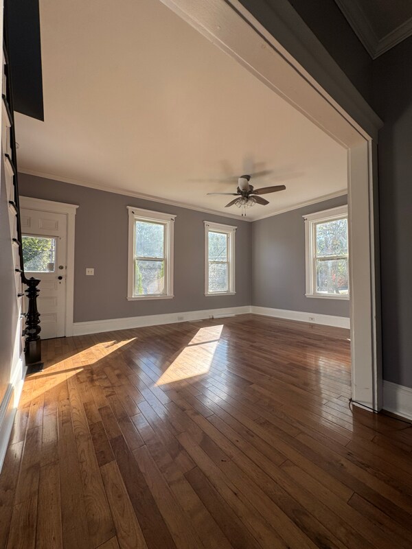 Building Photo - 1104 Pleasant St