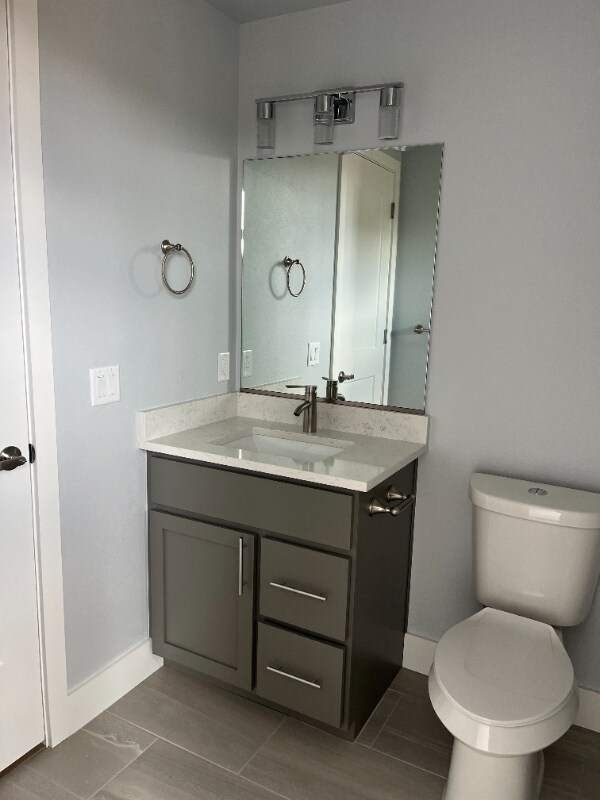 Building Photo - 909 Blondel St