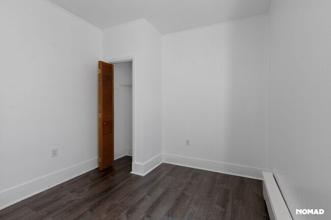 Building Photo - Spacious 4BR Apartment in Newark