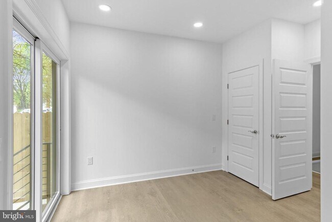 Building Photo - 2156 N 9th St