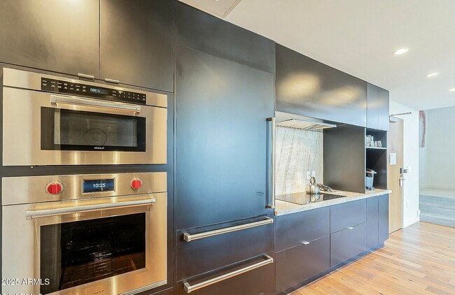 Building Photo - 5455 E Lincoln Dr