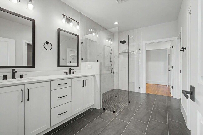 Building Photo - Townhome with Elevator at Park Station in Cary