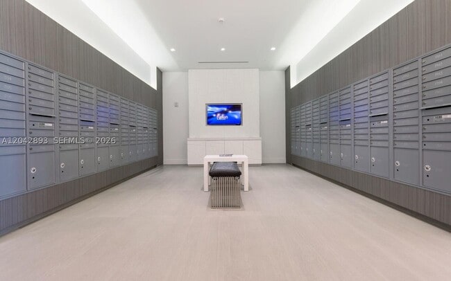 Building Photo - 17111 Biscayne 1011