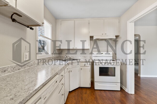 Building Photo - 2136 S Waco Ave