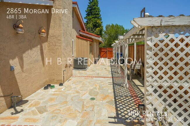 Building Photo - 2865 Morgan Dr
