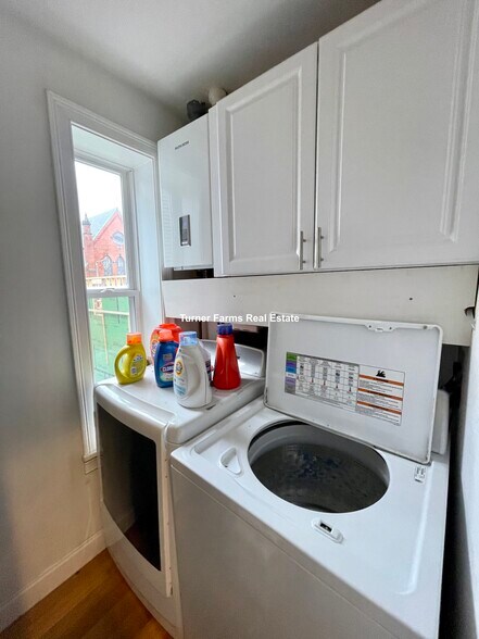 Building Photo - 721 Parker St