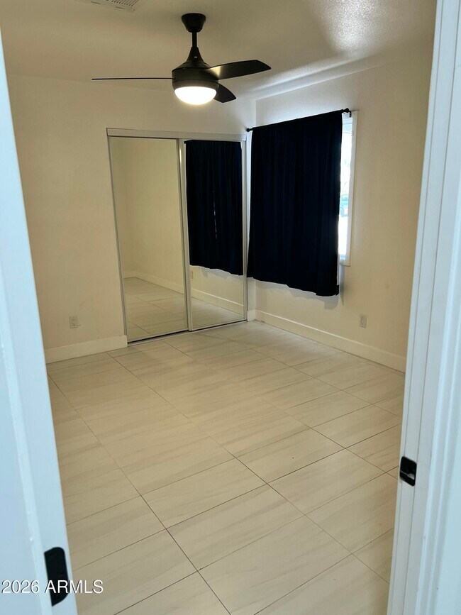 Building Photo - 8738 E Starlight Way