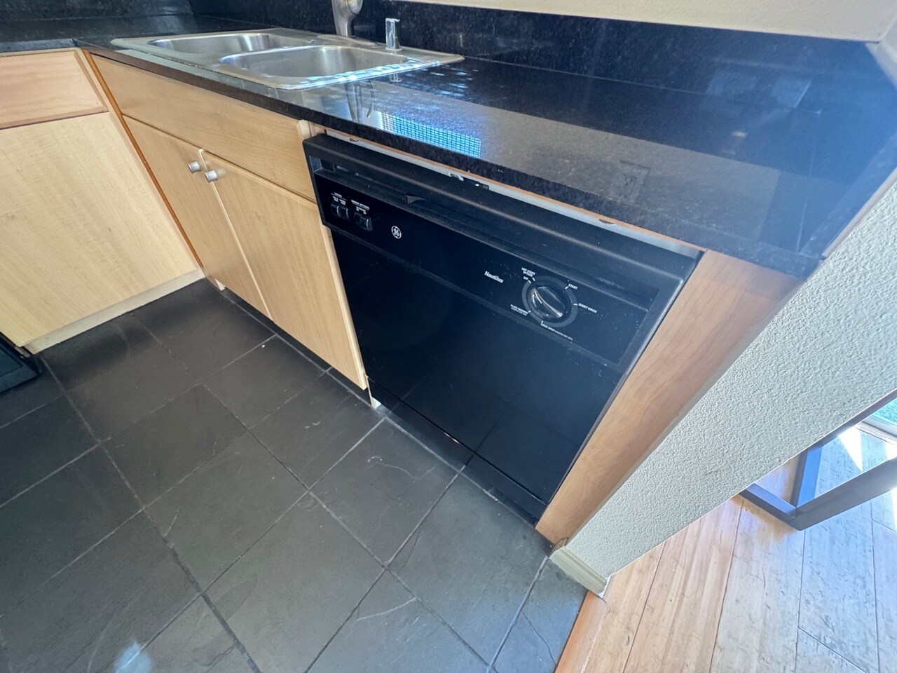 Building Photo - 488 E Ocean Blvd