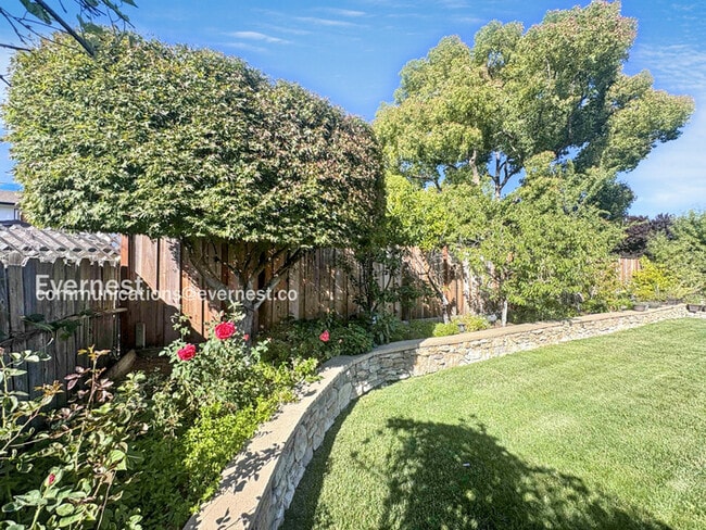 Building Photo - 108 Madora Pl