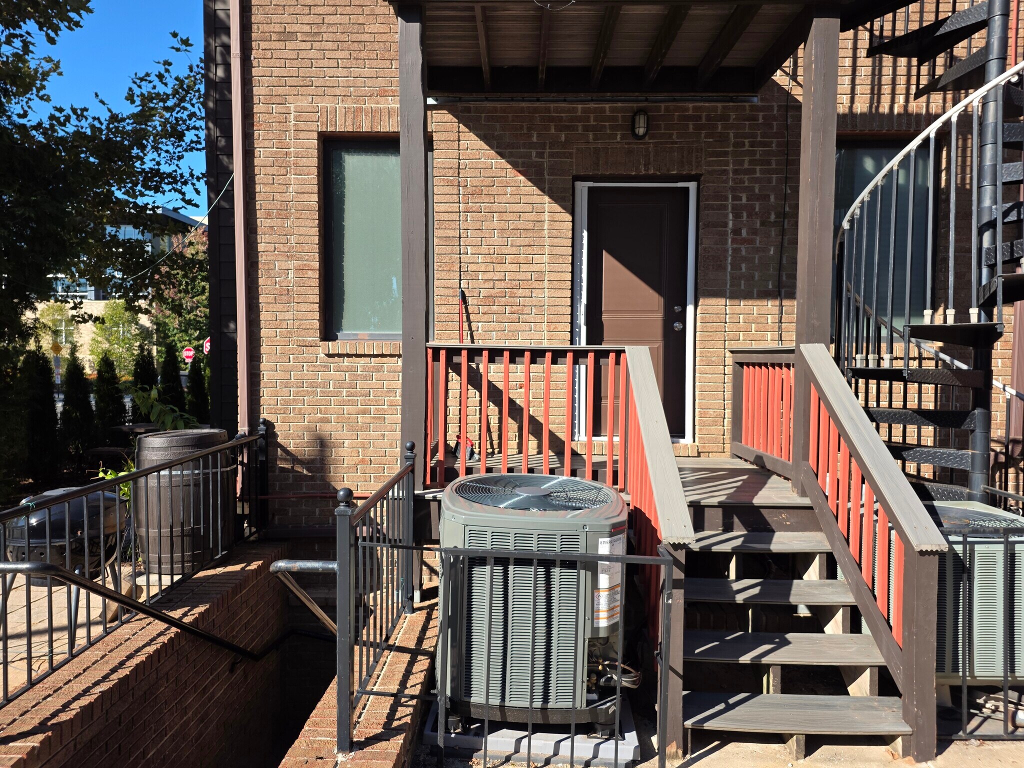 Master bedroom rear entry and stairs to basement. - 46 N St NW